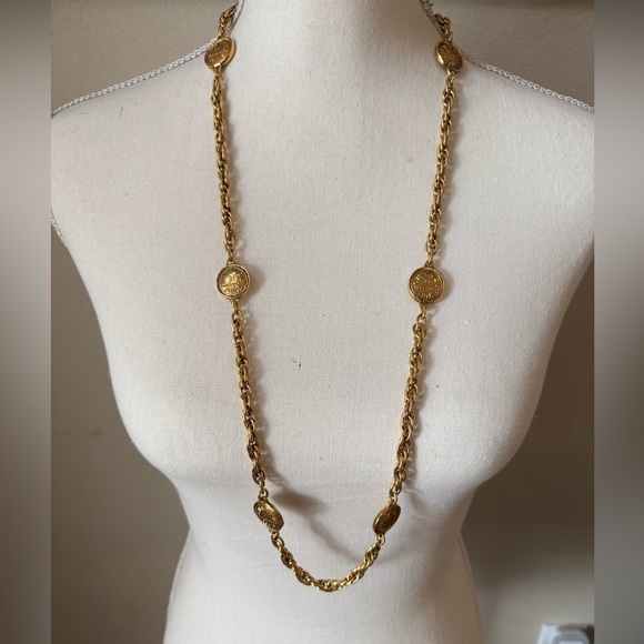 CHANEL Vintage Gold 31 Rue Cambon Station Necklace